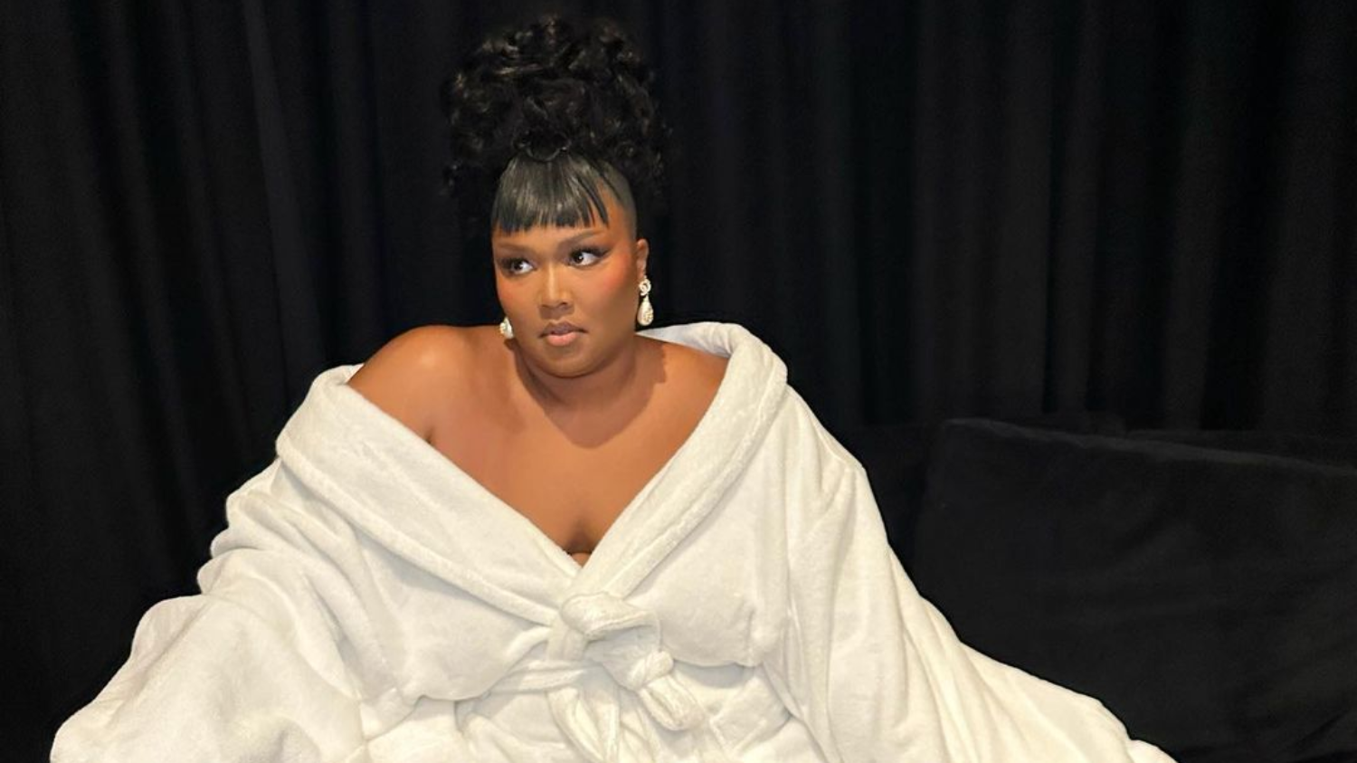 Lizzo deu um aulão aberto sobre gordofobia durante passagem pelo Brasil