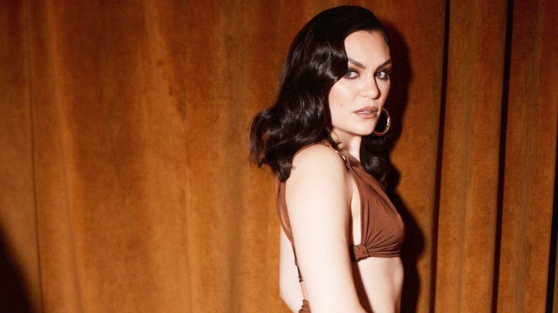 Jessie J exibe corpo real na gravidez e decide dar pausa nas redes por ataques