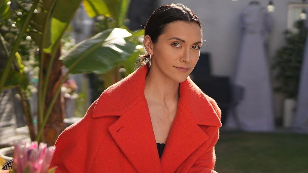 Alyson Stoner acusa Disney de discriminação por ser queer; elu foi demitida após se assumir